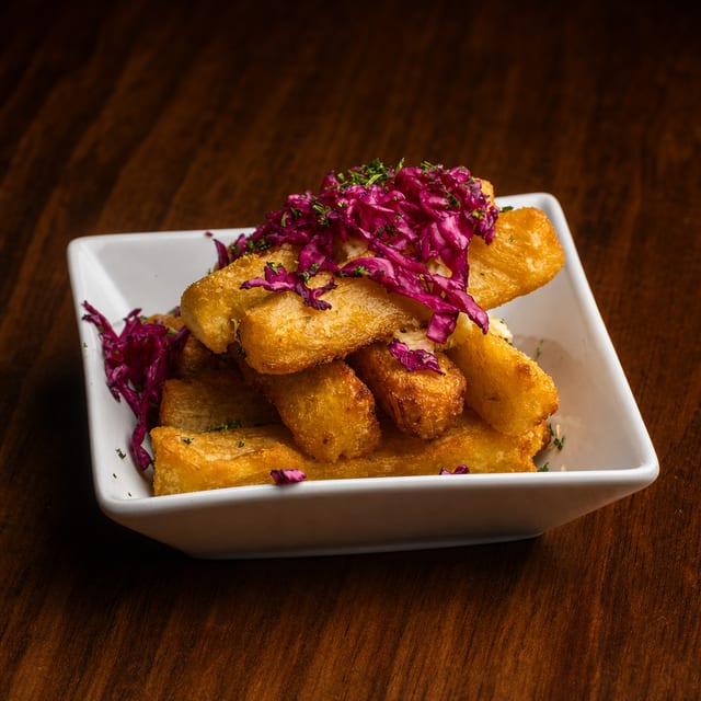 5ppl Yuca Frita | Fried Yucca.