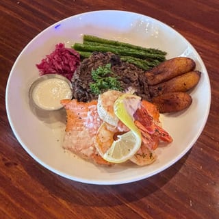 Congrí Salmon and Shrimp