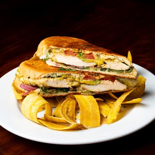 Sandwich De Pollo | Chicken Sandwich